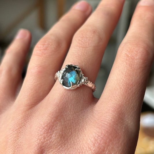 Aurora Borealis ~ Labradorite Ring